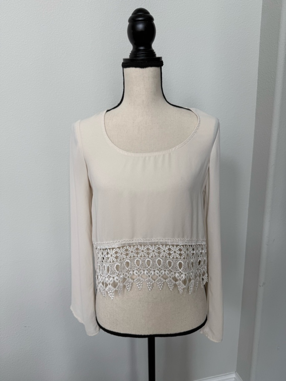 Solemio Cream Scoop Neck Lace-Hem Blouse